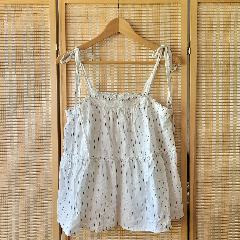 A UNIVERSAL THREAD BLOUSE